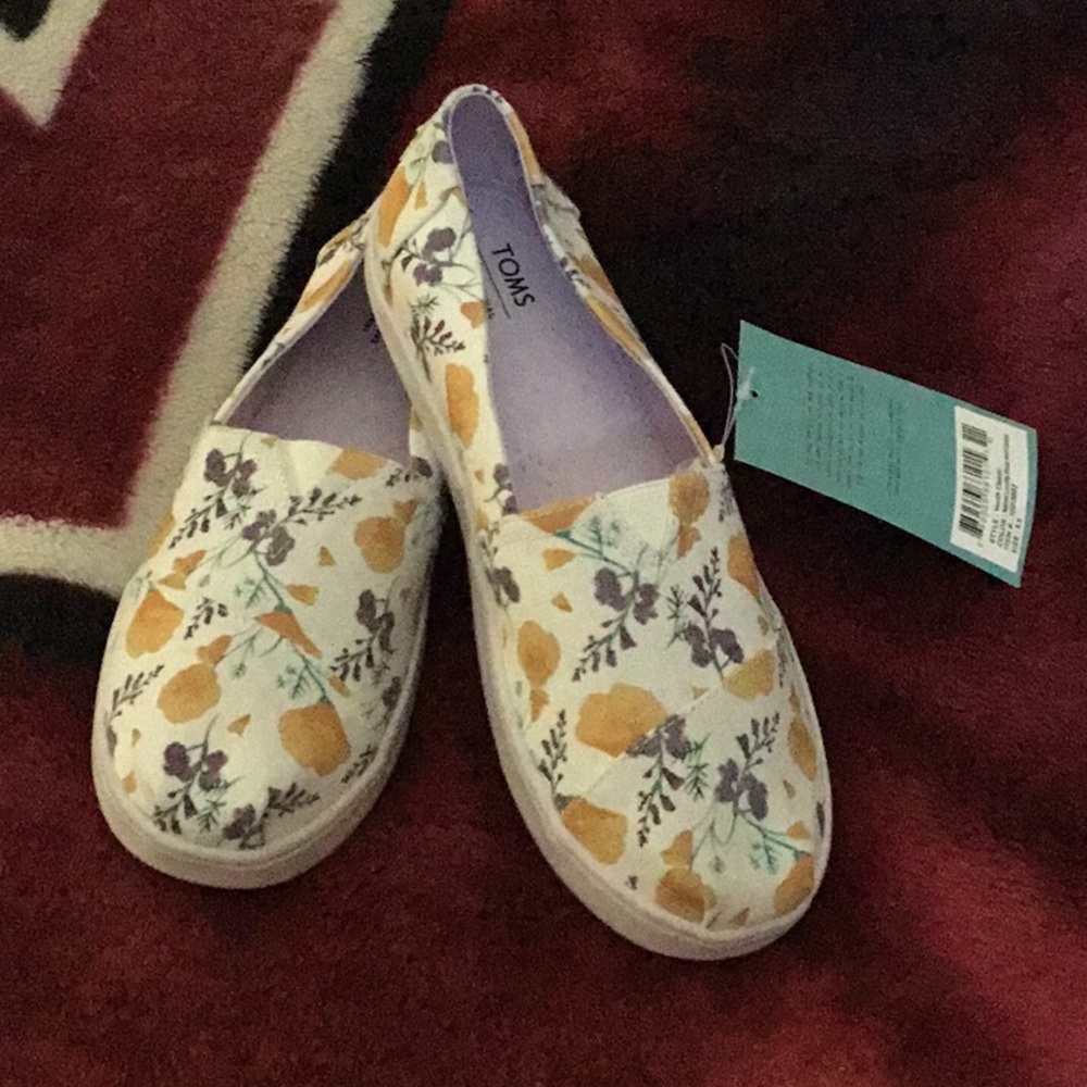 NWT Toms Slip Ons